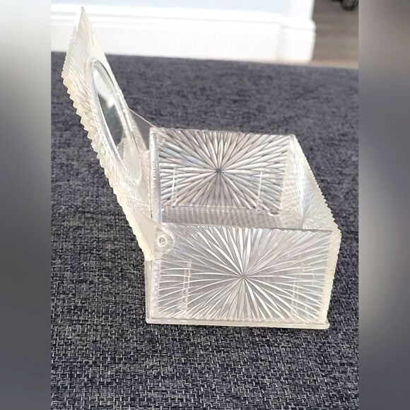 Vintage Lucite Starburst Trinket Box - Picture 8 of 11